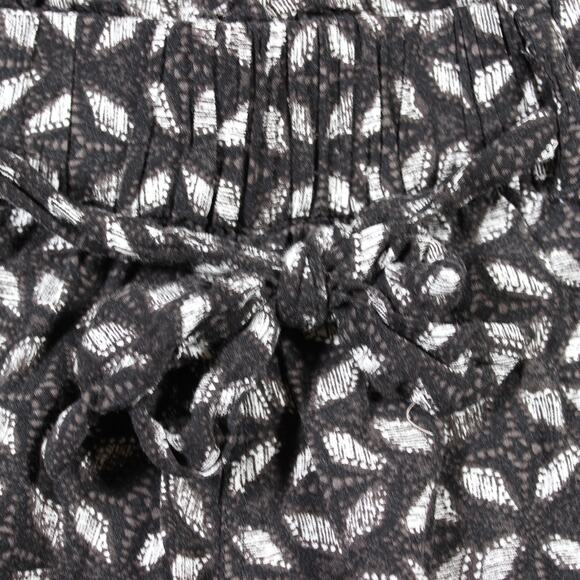 Maurices Women’s XL Black White Patterned Drawstring Shorts Rayon - Picture 4 of 6